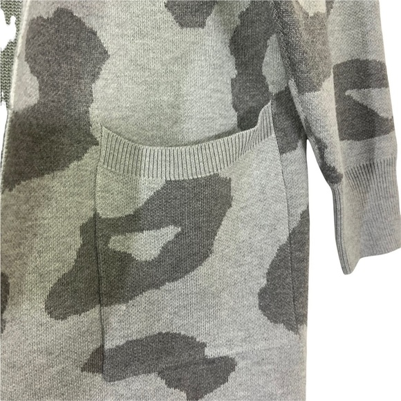 Kuiyige Womens Animal Print long Cardigan Sweater Size Small Gray Tight Knit - Picture 4 of 7